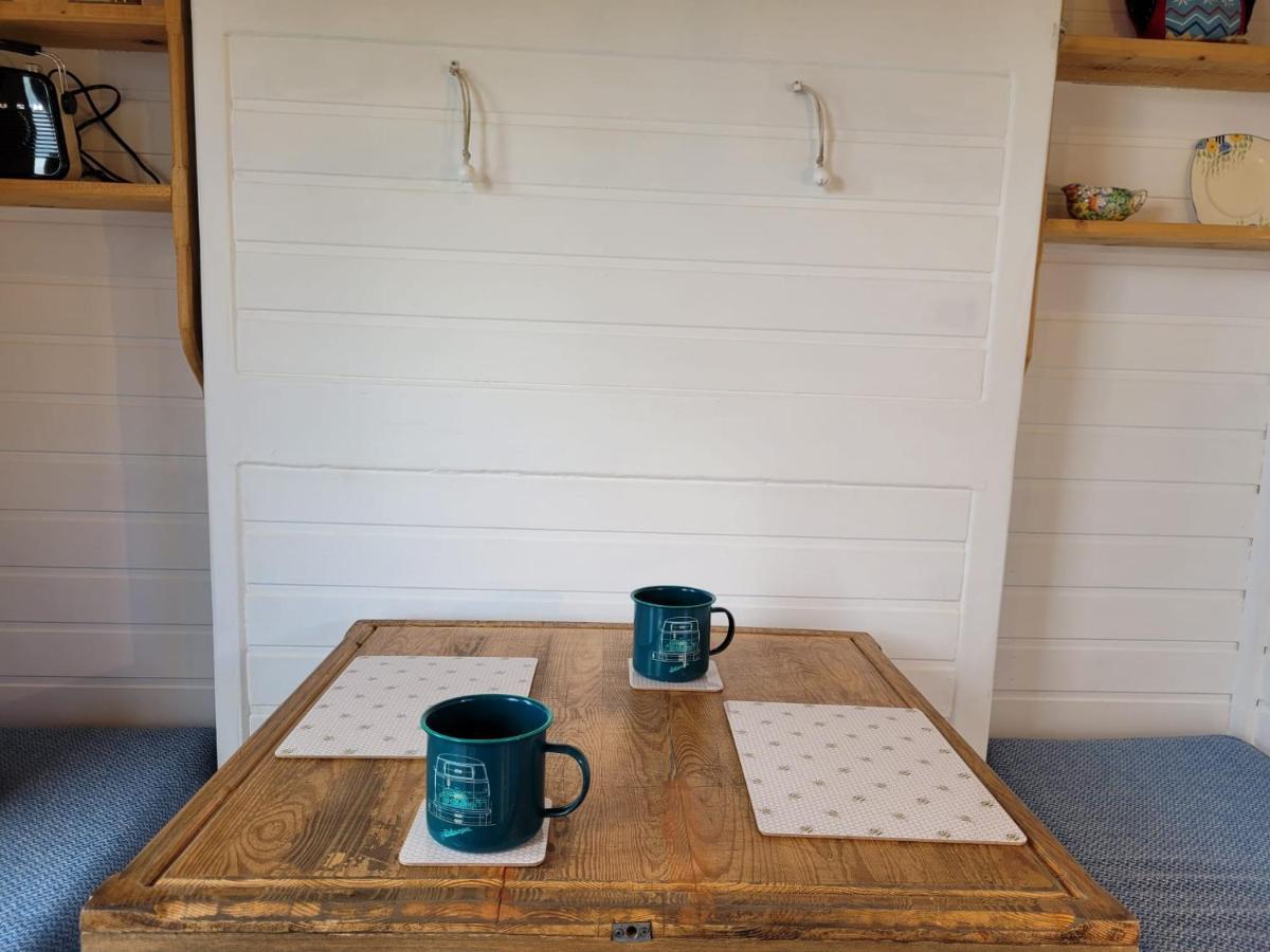 The Shepherds Hut At Forestview Farm Greenisland Eksteriør bilde